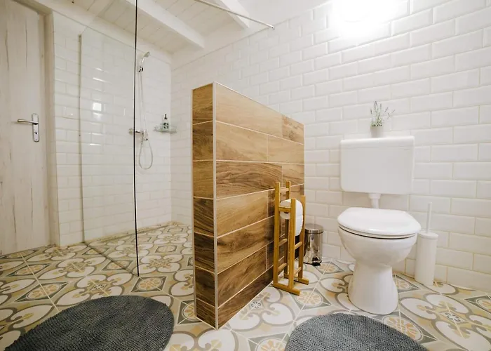 Apartment Comfy 4u At New York Cafe Budapest